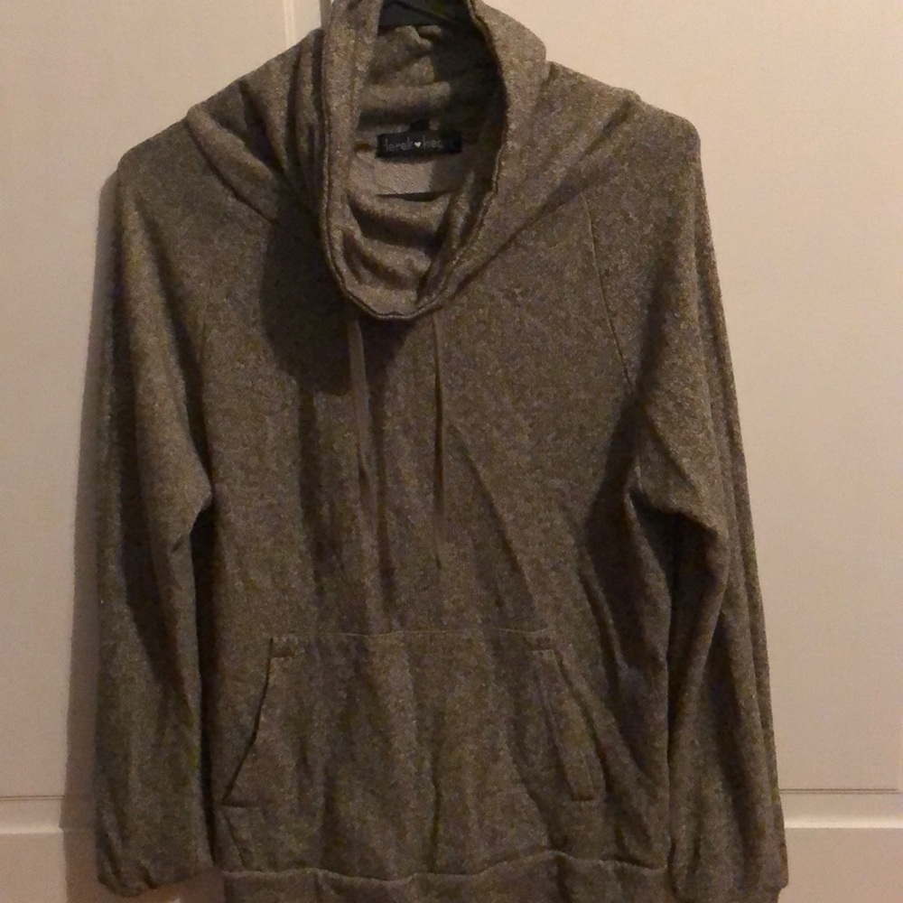 Scoop neck long sleeve /light sweater